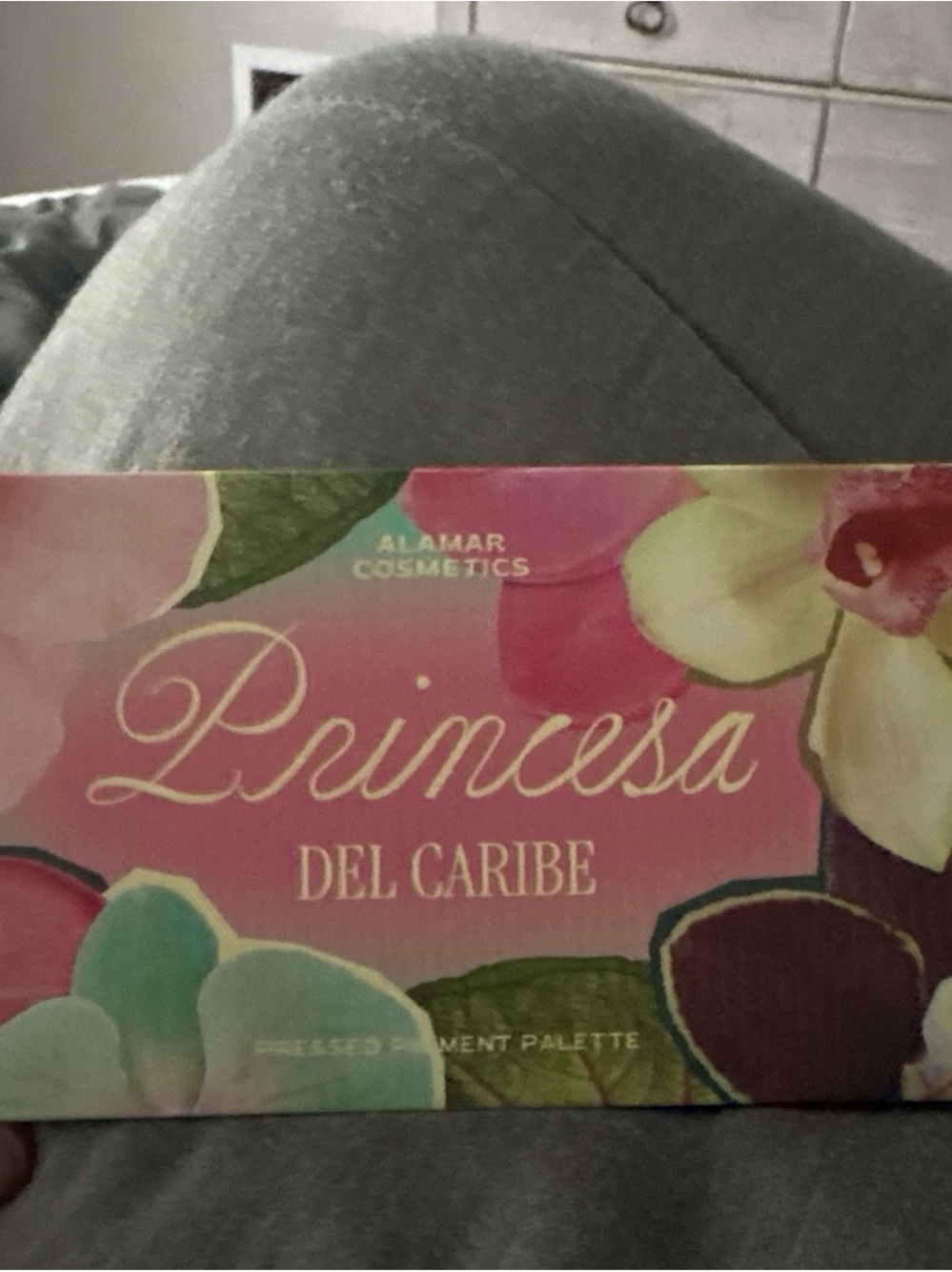Princesa Del Caribe Eyeshadow Palette by Alamar Cosmetics - Pink Floral